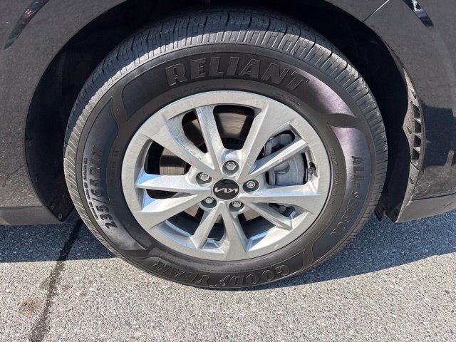 Used 2023 Kia Carnival LX FWD image 28