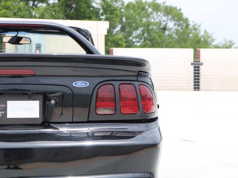 Used 1997 Ford Mustang GT RWD image 31