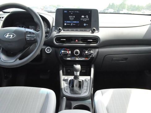 Used 2023 Hyundai Kona SEL AWD/4WD image 17