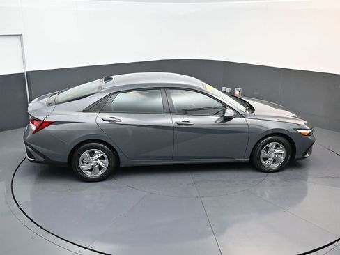 Certified 2026 Hyundai Elantra SE FWD image 15