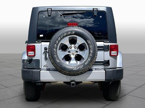 Used 2018 Jeep Wrangler Unlimited Sahara w/ Connectivity Group AWD/4WD image 5
