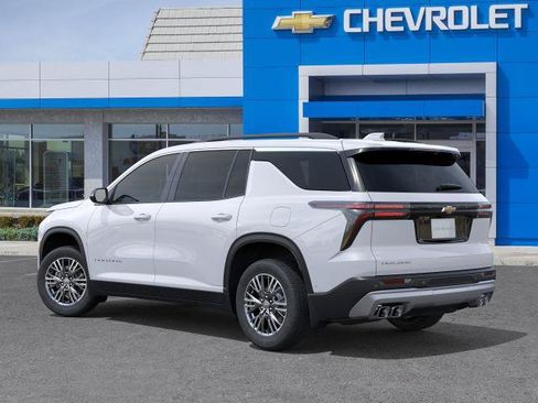 New 2027 Chevrolet Traverse LT w/ LPO, Floor Liner Package FWD image 3