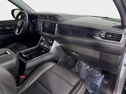 Used 2024 GMC Yukon Denali w/ Advanced Technology Package RWD image 33