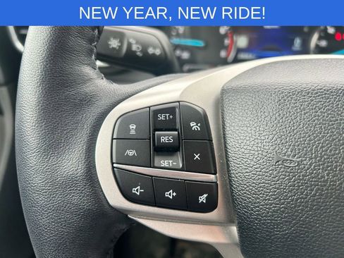 Used 2022 Ford Explorer XLT w/ Equipment Group 202A image 14
