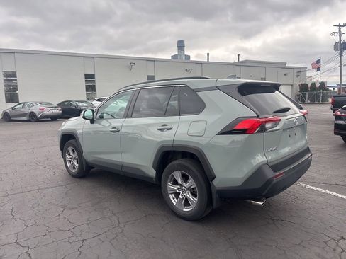 Used 2022 Toyota RAV4 XLE AWD/4WD image 7