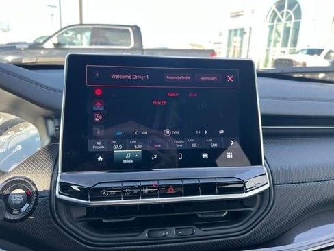 New 2026 Jeep Compass Latitude image 39