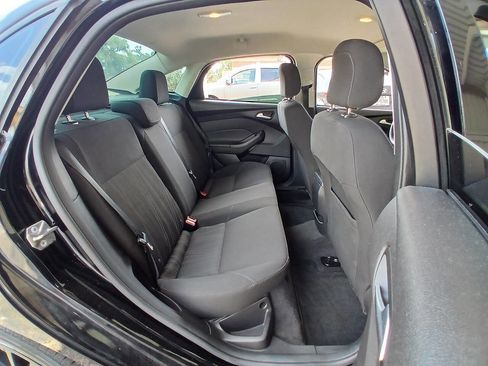 Used 2018 Ford Focus SE FWD image 10