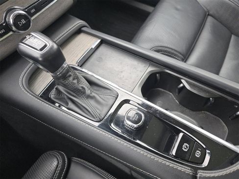 Used 2022 Volvo XC90 T6 Inscription image 28