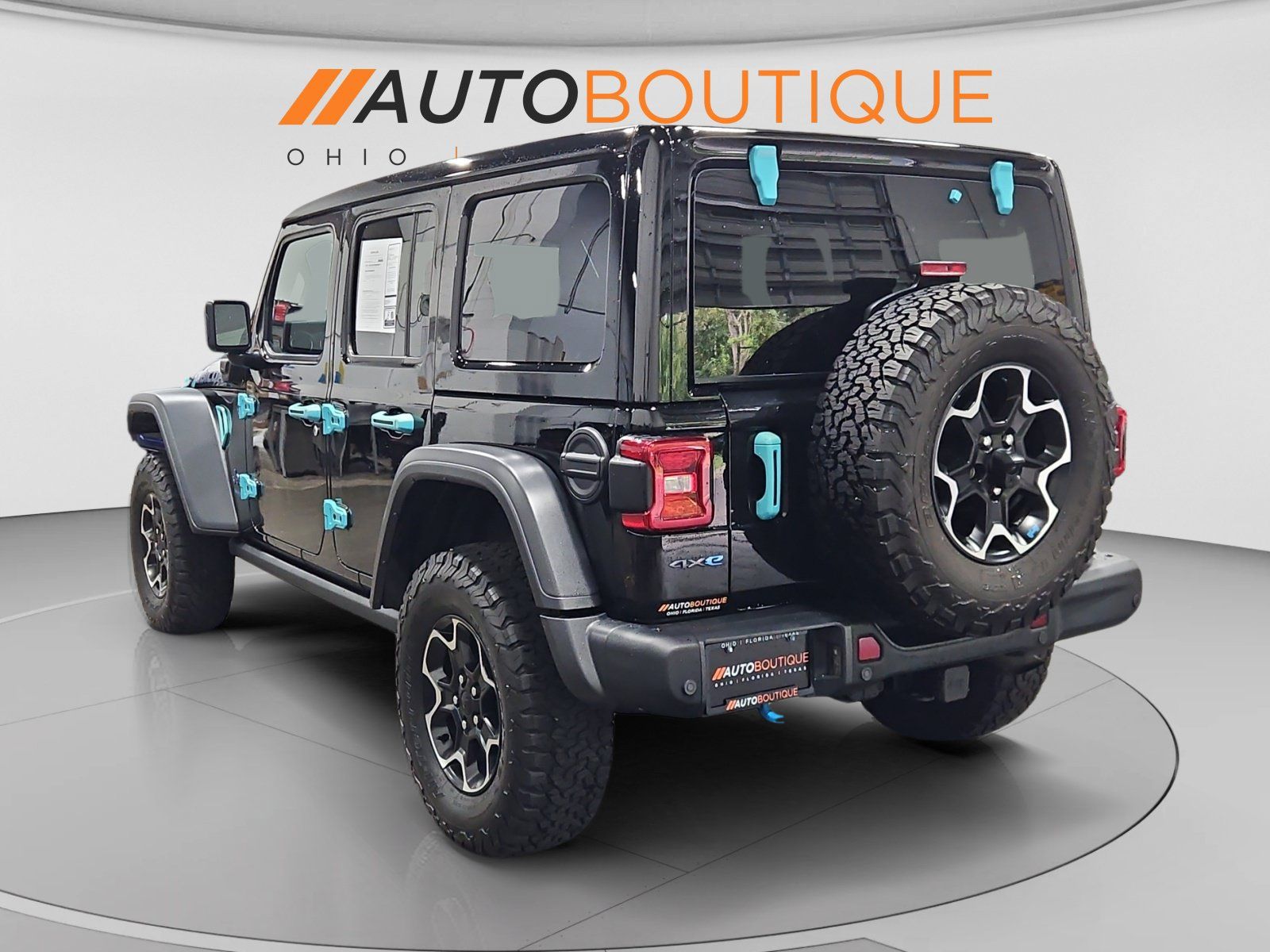 Used 2022 Jeep Wrangler Unlimited Rubicon 4xe w/ Steel Bumper Group AWD/4WD image 3