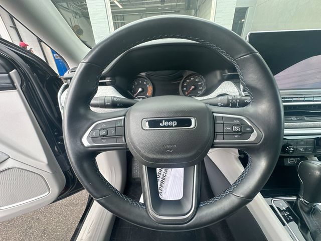 Used 2022 Jeep Compass Latitude w/ Convenience Group AWD/4WD image 16