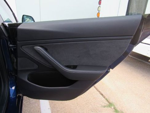 Used 2019 Tesla Model 3 Standard Range Plus image 23