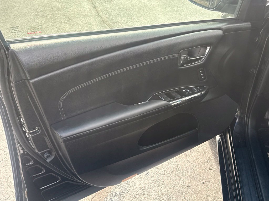 Used 2018 Toyota Avalon XLE Premium w/ Carpet Mat Package FWD image 13