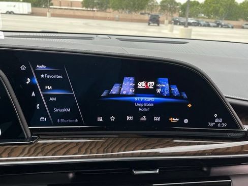 Used 2024 Cadillac Escalade ESV Sport Platinum w/ LPO, ONYX Package AWD/4WD image 28