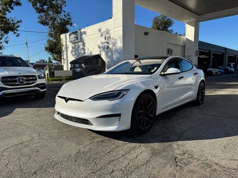 Used 2021 Tesla Model S Plaid image 3