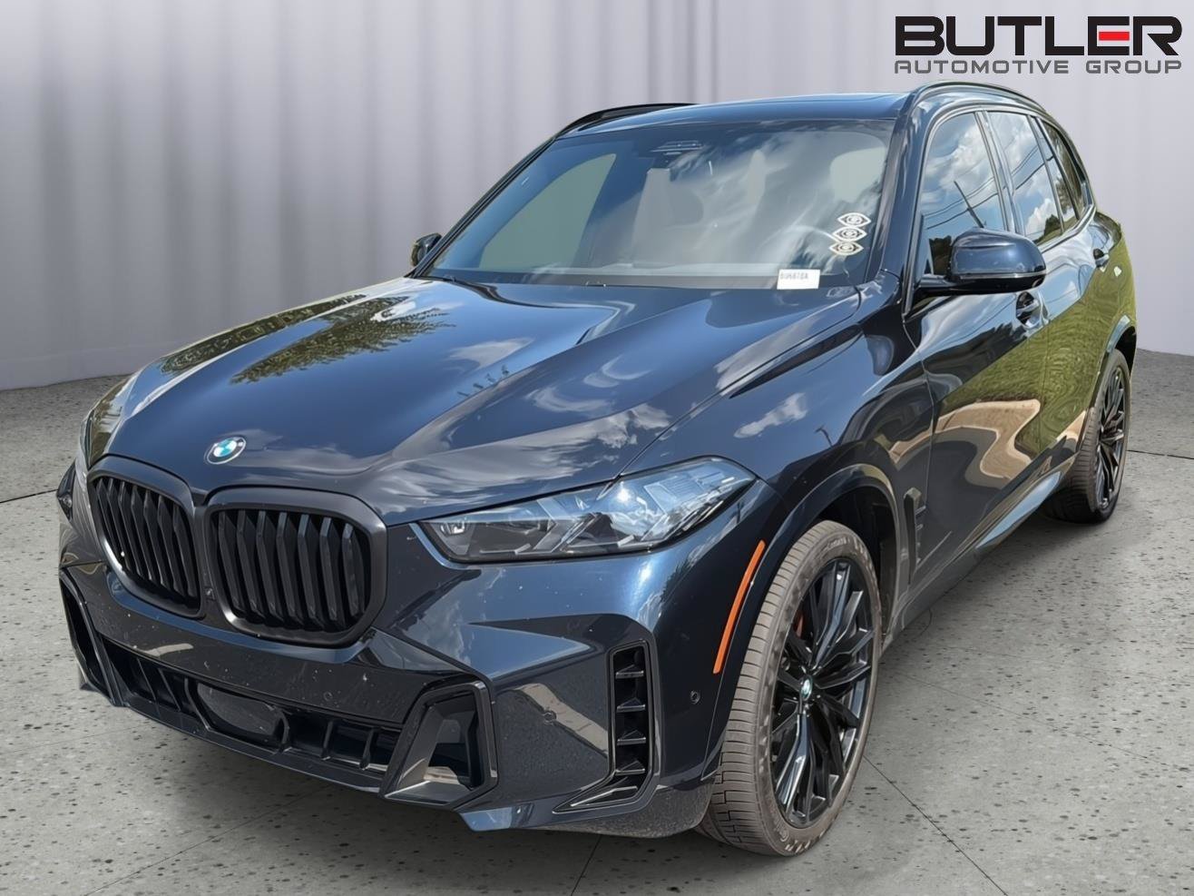 Used 2024 BMW X5 xDrive40i w/ M Sport Package AWD/4WD image 2