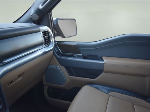 Certified 2021 Ford F150 Lariat w/ Equipment Group 502A High image 18