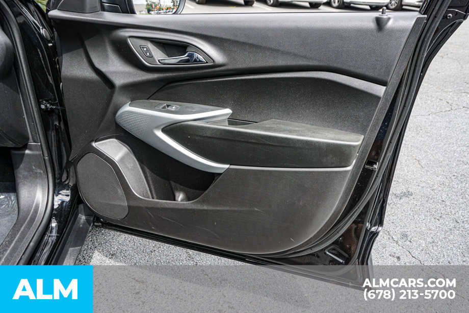 Used 2025 Chevrolet Trax LS FWD image 49