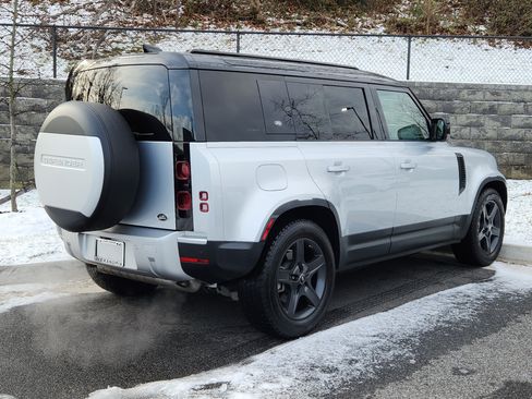 Used 2021 Land Rover Defender 110 SE image 2
