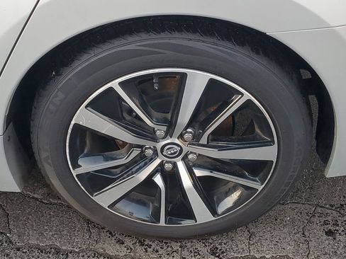 Used 2023 Nissan Maxima SV w/ Floor Mat Group image 5