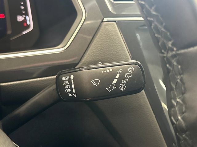 Used 2020 Volkswagen Tiguan SEL AWD/4WD image 38