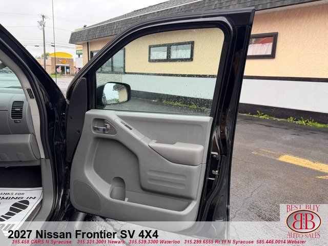 Used 2020 Nissan Frontier SV w/ Midnight Edition Floor Mats AWD/4WD image 16