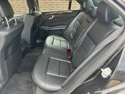 Used 2014 Mercedes-Benz E 350 4dr Sdn E 350 Luxury 4MATIC image 6