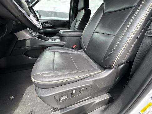 Used 2024 GMC Yukon SLT RWD image 11