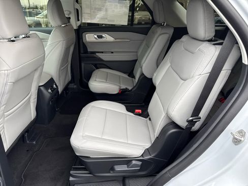New 2026 Ford Explorer Active w/ Active Comfort Package image 21