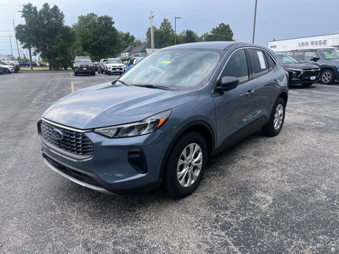 Used 2023 Ford Escape Active AWD/4WD image 4