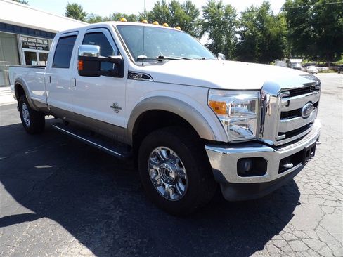Used 2012 Ford F350 Lariat w/ Chrome Pkg image 9