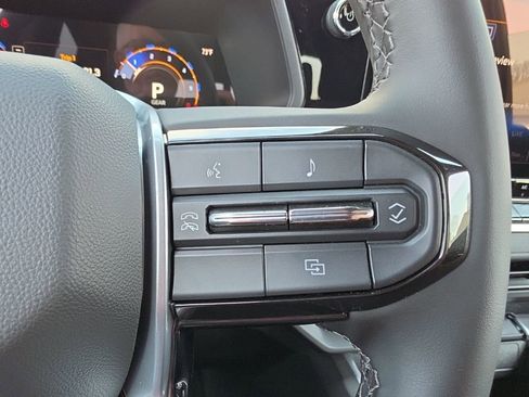 Used 2025 Chevrolet Colorado W/T w/ WT Convenience Package II image 13