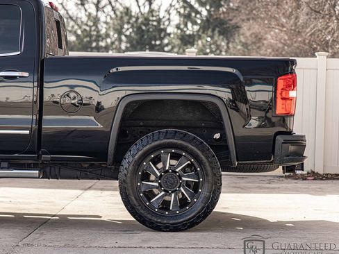 Used 2017 GMC Sierra 2500 Denali w/ Duramax Plus Package image 8