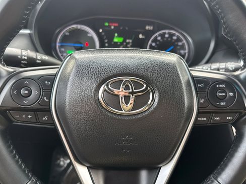 Certified 2024 Toyota Venza XLE image 24