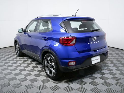 Used 2023 Hyundai Venue Limited w/ Cargo Package image 5
