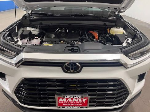 Used 2024 Toyota Grand Highlander XLE image 9