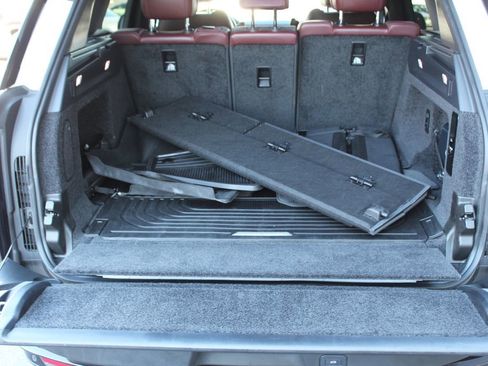 Used 2024 Land Rover Range Rover SE image 25