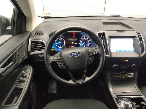 Used 2020 Ford Edge SE FWD image 22