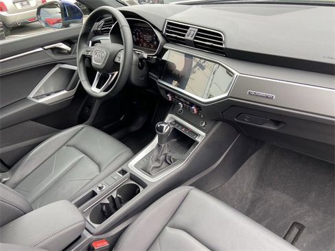 Used 2024 Audi Q3 2.0T Premium w/ Convenience Package image 25