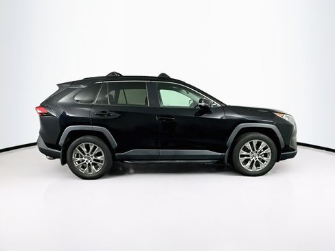 Used 2021 Toyota RAV4 XLE Premium AWD/4WD image 10