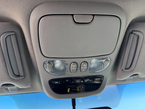 Used 2005 Toyota Sequoia SR5 AWD/4WD image 26