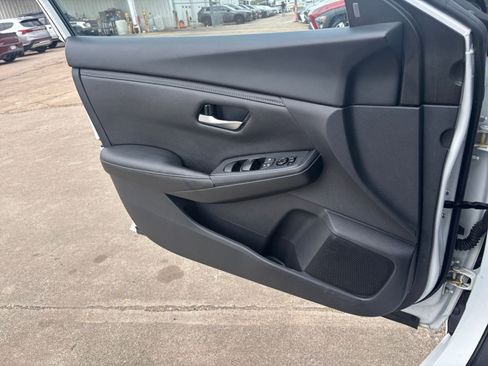 Used 2025 Nissan Sentra SV image 20