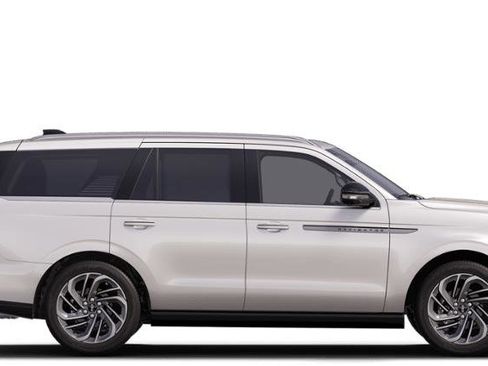 New 2025 Lincoln Navigator Reserve image 5