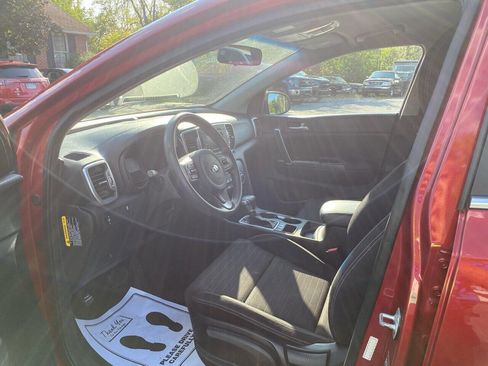 Used 2018 Kia Sportage LX image 8