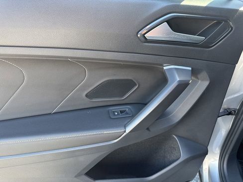 Certified 2023 Volkswagen Tiguan SE R-Line FWD image 13