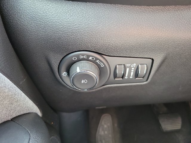 Used 2024 Jeep Compass Latitude AWD/4WD image 23