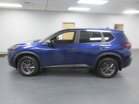 Used 2023 Nissan Rogue S image 8