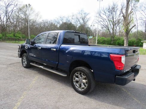 Used 2019 Nissan Titan SL w/ Texas Titan Edition image 8