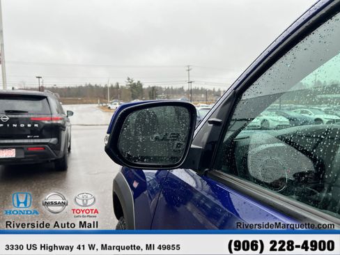 Used 2022 Toyota Tacoma TRD Off-Road image 6