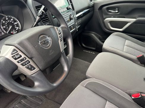 Used 2022 Nissan Titan SV w/ Accessory Utility Package image 9
