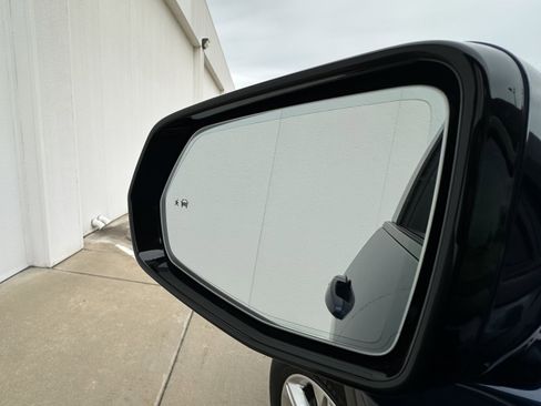 Used 2022 Chevrolet Blazer LT image 30